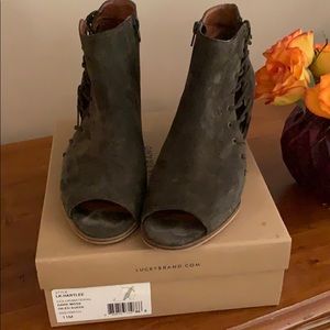 Open toe w/ side zipper ankle boot